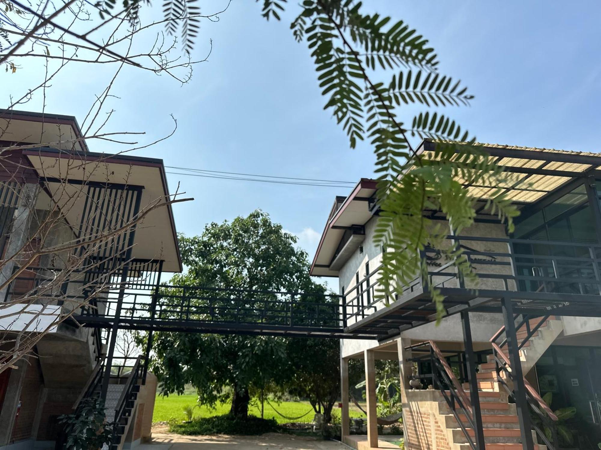 Ban Suweena Uthai Thani Ngoại thất bức ảnh
