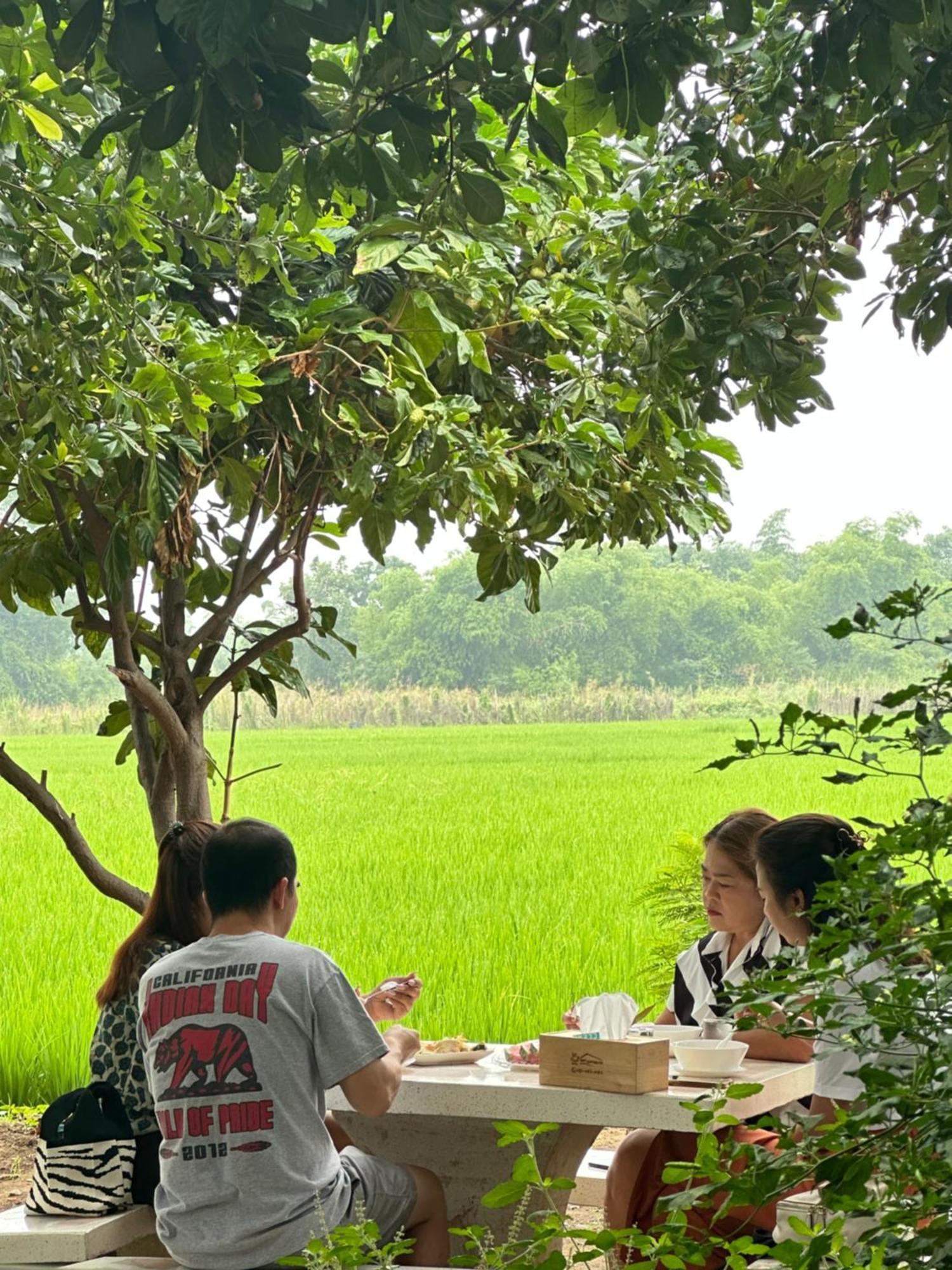 Ban Suweena Uthai Thani Ngoại thất bức ảnh