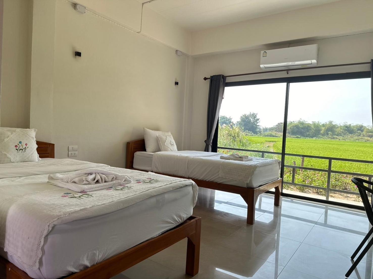 Ban Suweena Uthai Thani Ngoại thất bức ảnh